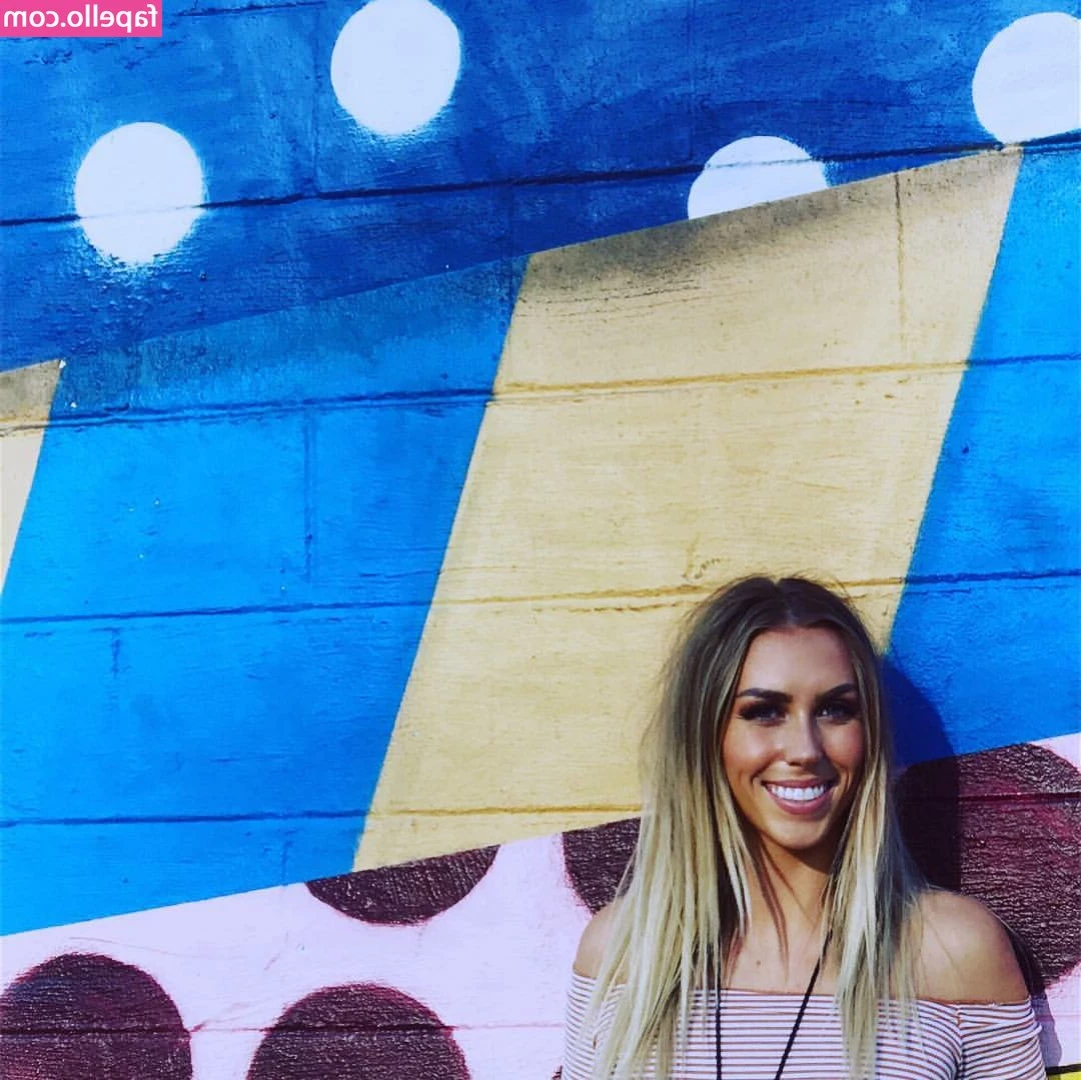 Jakki Farmer [ jakki-farmer ] - 50  savage  50  hotness
