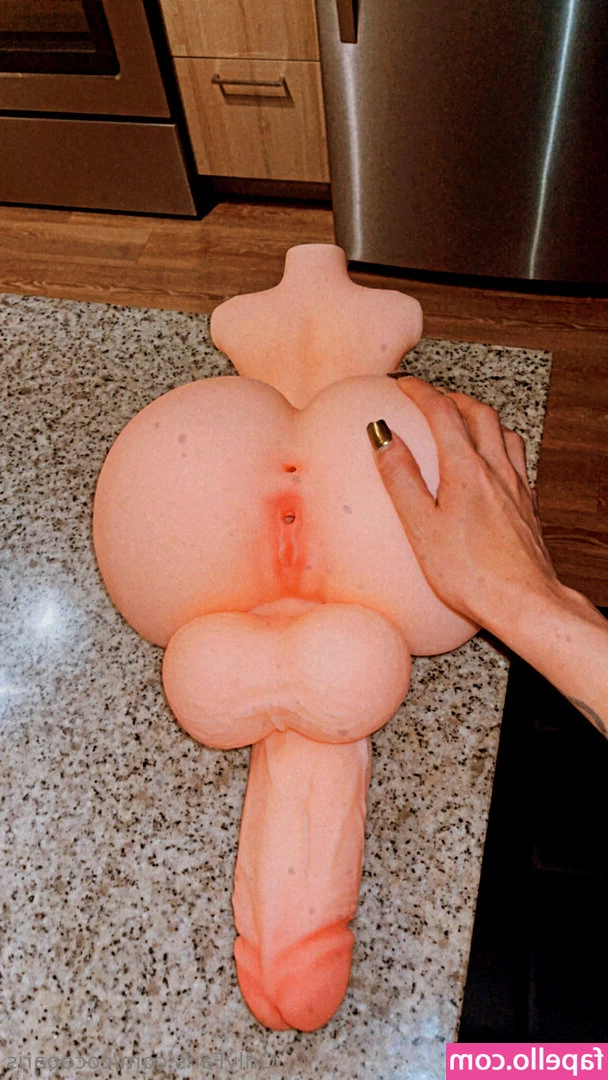 parisphan - Thiccc Thighs