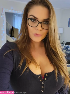 sweetheat_69 [ sweetheat-69 ] - Such a shame no one is here to taste all this pre-cum leaking off my