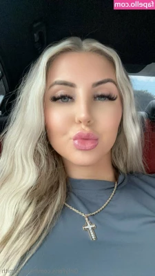 HaleyySmith [ haleyysmith-1 ] - Personally I need a lot of lube for anal play   But I have a