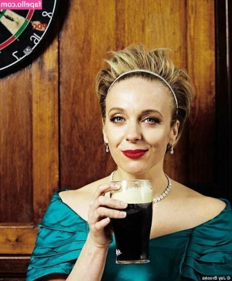 Amanda Abbington [ amanda-abbington ] - Its Friday    You know what that means  Freebie Friday  Check your