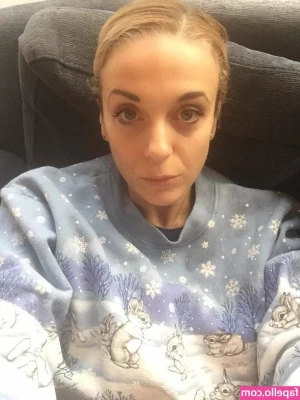 Amanda Abbington [ amanda-abbington ] - good morning. Have I been good..? 💕