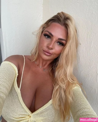 Chloe Ilsley [ chloe-ilsley ] - I bet I taste like strawberries and cream ;)