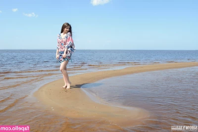 ShowyBeauty - Another Monday     Cheer me up with your exciting adventures from the