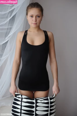 ShowyBeauty - Face down  ass up