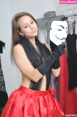 ShowyBeauty - SeXXXySaffronFREE