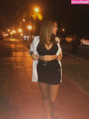 Morena Gaioli [ morena-gaioli ] - I was trying on new pants 😏