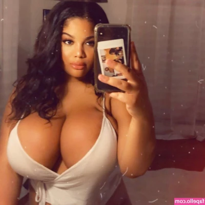 Gabrielle Logan [ gabrielle-logan ] - https://www.instagram.com/florane_russell_new