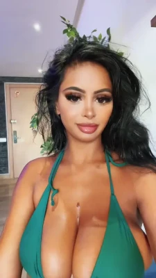 Pocula - 36DDDs out with some crotchless tights and machine fucking 🔥😘