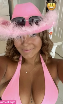Hannah M [ hannah-m ] - Who wants a taste  better yet I want to taste too