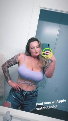 itssbriibitchh - I touch myself in every bath    Eu me toco em todo banho