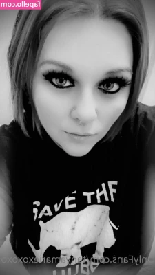 tanyamariex - 7 minutes of you under the table while I fidget   how is it down there