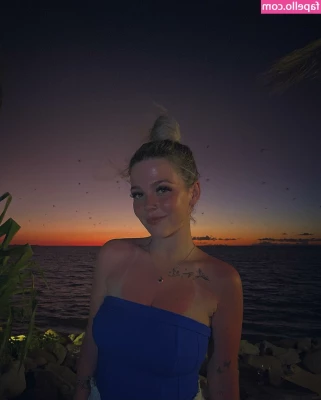 Chantelle A [ chantelle-a ] - What type of pics are you interested in  Comment below