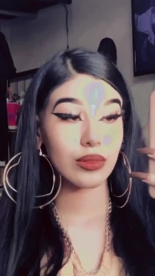 Fernanda V [ fernanda-v ] - Alexa  play  kiss me through the phone  but make it dirtyy  https www