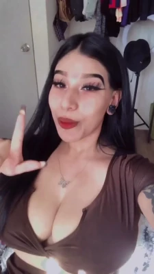 Fernanda V [ fernanda-v ] - It’s FriYAY! Time to unwind 😉😘