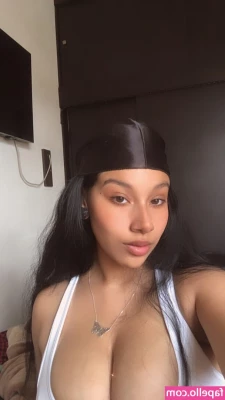 Fernanda V [ fernanda-v ] - Pretty toes