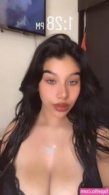 Fernanda V [ fernanda-v ] - Lick it, 👅 kiss it, 😚 or spank it?👋🏻