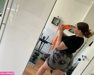 Geheimnis_xx [ geheimnis-xx-2 ] - Morning work out done. 😋😈
