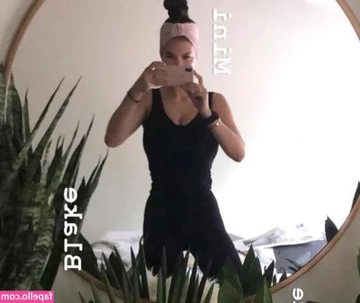 Dominique D'Angelo [ dominique-d-angelo ] - A good cleaning  is needed   sniff between my sweaty toes as you clean