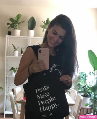 Dominique D'Angelo [ dominique-d-angelo ] - Hey guys, I am getting a lot more Subscriber's!! I will do more