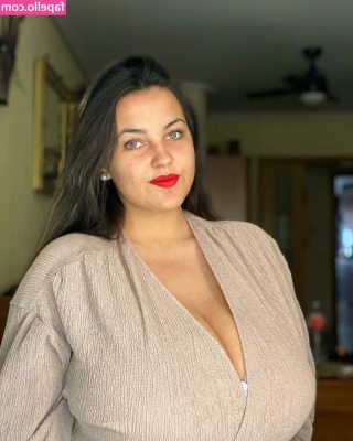 Anneris18 [ anneris18-1 ] - Se ve muy linda   mi vaginita quieres ver cómo se para