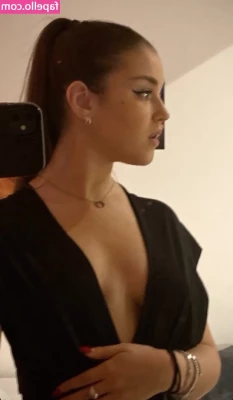 Emilie - Here is part 1 of my Easter treat for you today  I insert a butt plug