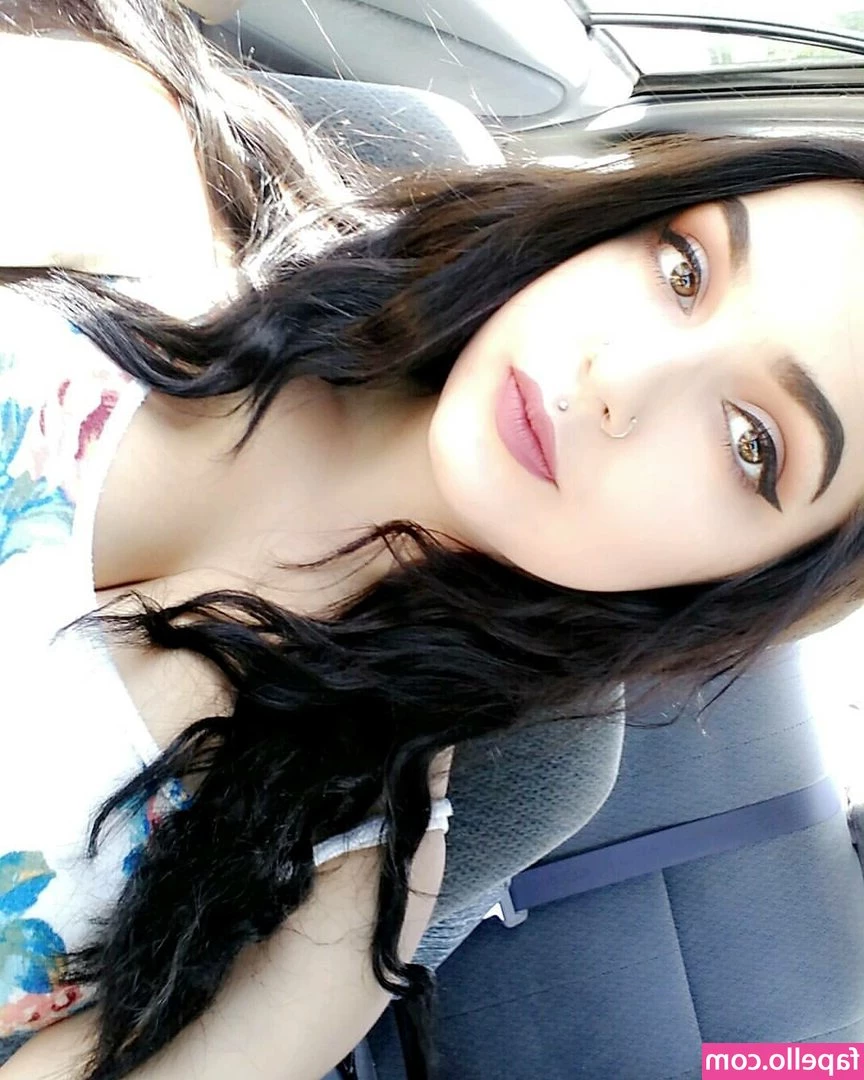 drearoseee - Would you prefer to eat my ass or my Goddess cock