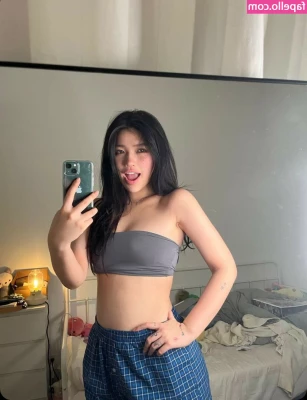 Hannahkae27 - Bout to get a little wet today