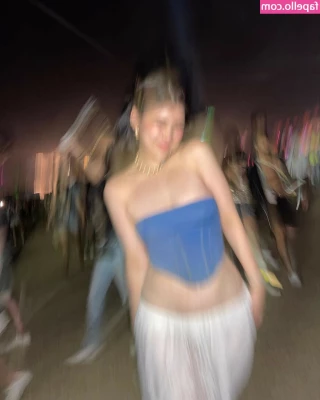 Hannahkae27 - Ready to see me and @nolacarolina fuck? 😈