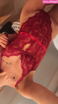 Sweet_kejty [ sweet-kejty ] - foot job with legs louise