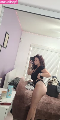 Sav - Sweaty kitty after my workout but would you still pound me