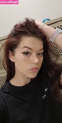 Sav - I’m a huge fan of chokers 🤤
