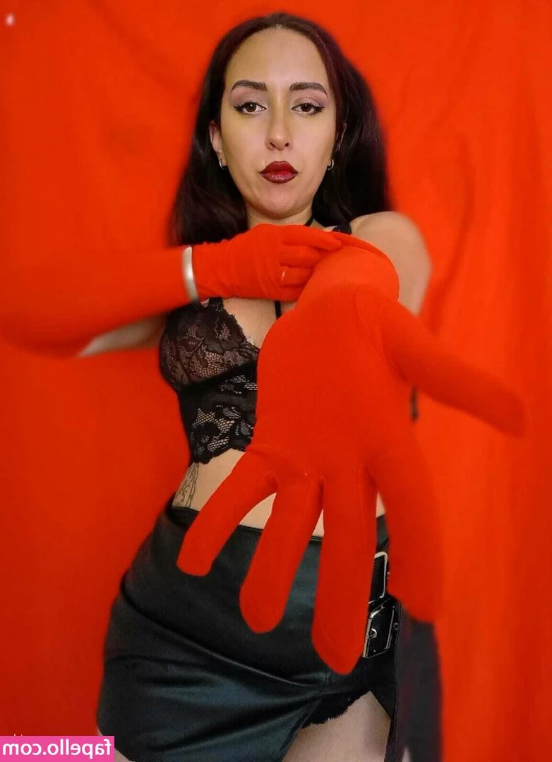 kinky_misti [ kinky-misti ] - It seems these tits definitely deserve your attention