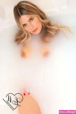 Liminal Mommy [ liminal-mommy ] - She is Leona B   leonab   Online now     leonab   leonab      AD
