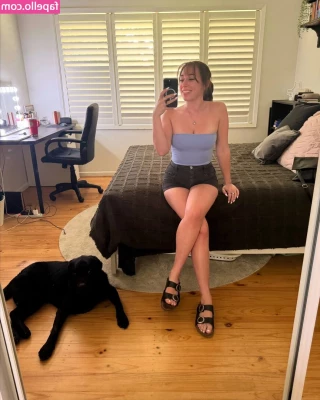 Abby Boom [ abby-boom ] - Even in the middle of my walk I ll make you clean my soles