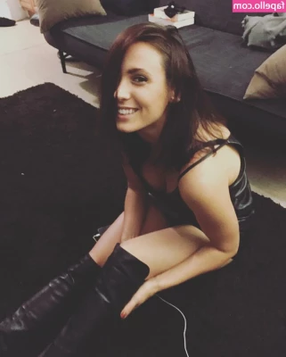 Alysha Grace Marko [ alysha-grace-marko ] - Showing off my sweet tight pussy just before sucking off his BBC  
