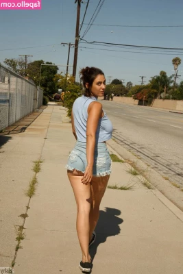 Alysha Grace Marko [ alysha-grace-marko ] - I bet you re jealous of the sun