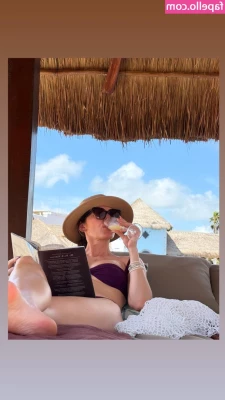Jewel Staite [ jewel-staite ] - low quality pic but I m just tryna make you jealous of my neighbors