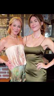 Jewel Staite [ jewel-staite ] - The way the floor is creaking while I twerk 🥵🥵