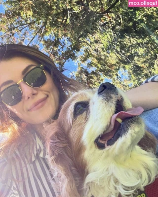 Jewel Staite [ jewel-staite ] - Good morning babes    i woke up this morning and got on my favorite