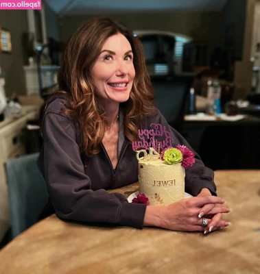 Jewel Staite [ jewel-staite ] - Ok.... no idea why sound is playing up!! But I’m restarting my