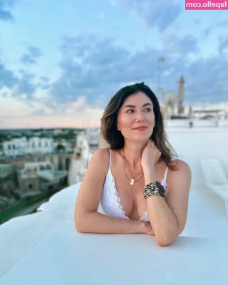 Jewel Staite [ jewel-staite ] - davydmotta The sexy and fiery Brazilian in a way you ve never seen 