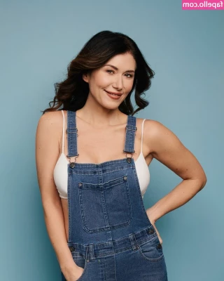 Jewel Staite [ jewel-staite ] - i just love showing off my hairy pussy hehe :)
