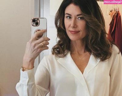 Jewel Staite [ jewel-staite ] - Diwali worship