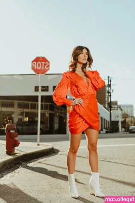 Jewel Staite [ jewel-staite ] - Good morning to all my horny boys and girls 💕