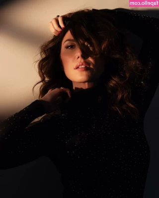 Jewel Staite [ jewel-staite ] - waiting for a hard cock