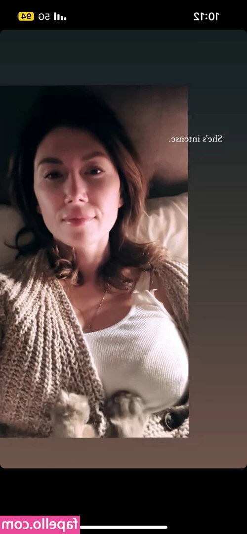 Jewel Staite [ jewel-staite ] - Happy hump day babe, you know how much I love a nice juicy 🍑