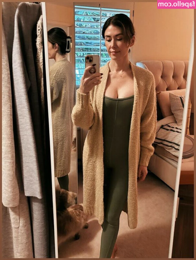 Jewel Staite [ jewel-staite ] - Here y all got