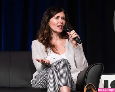 Jewel Staite [ jewel-staite ] - emma_elisson_free is waiting for you    Gorgeous looks  playful mood 