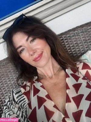 Jewel Staite [ jewel-staite ] - Cam shows happening now till 9pm boina head and save yourself a hot
